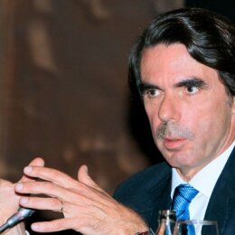 Aznar cobró comisión por operación comercial con Gadafi